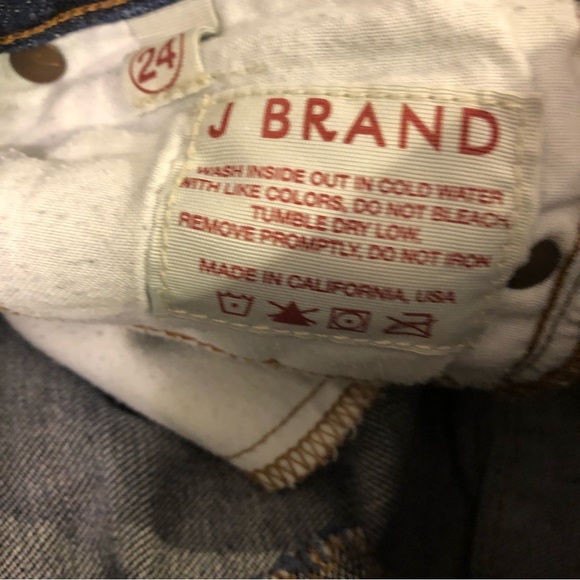 NWOT 24 J Brand Boot Cut Jeans Size 24 - 28.5 inseam  LOW RISE   - 13 in across - Picture 7 of 10